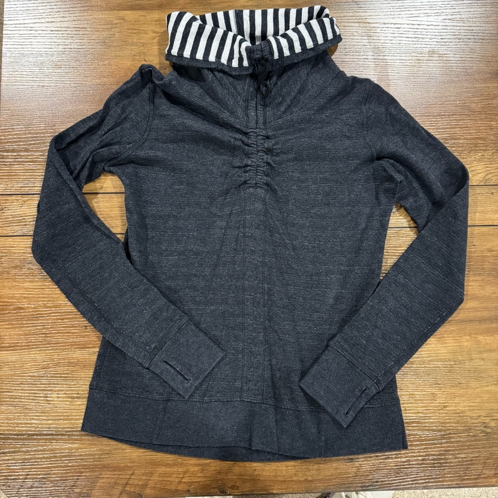 Lululemon In A Cinch Long Sleeve Tee - Picture 5 of 11